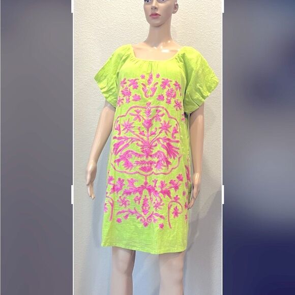 Uncle Frank Dresses & Skirts - Uncle Frank floral cotton shift dress w/ embroidery